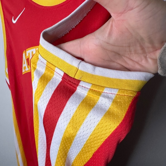 Nike NBA Atlanta Hawks Trae Young Icon Swingman Jersey Size 50 - Picture 2 of 11